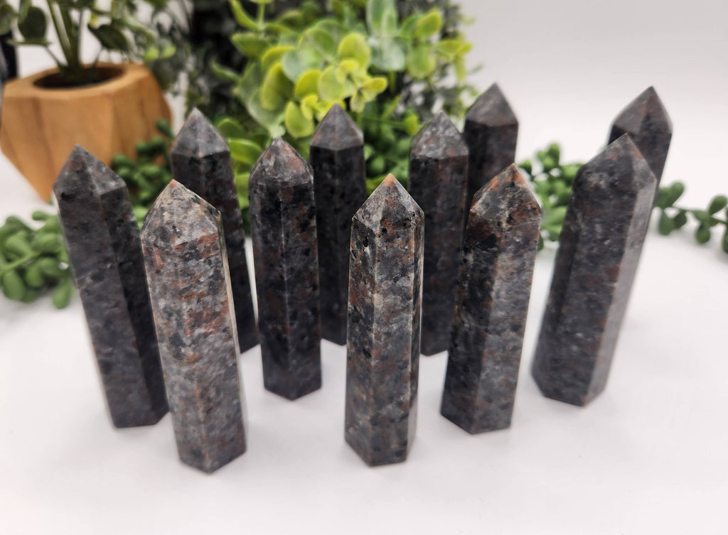 Yooperlite -UV Reactive Tower (Approx. 8.5-9cm) AAA Quality