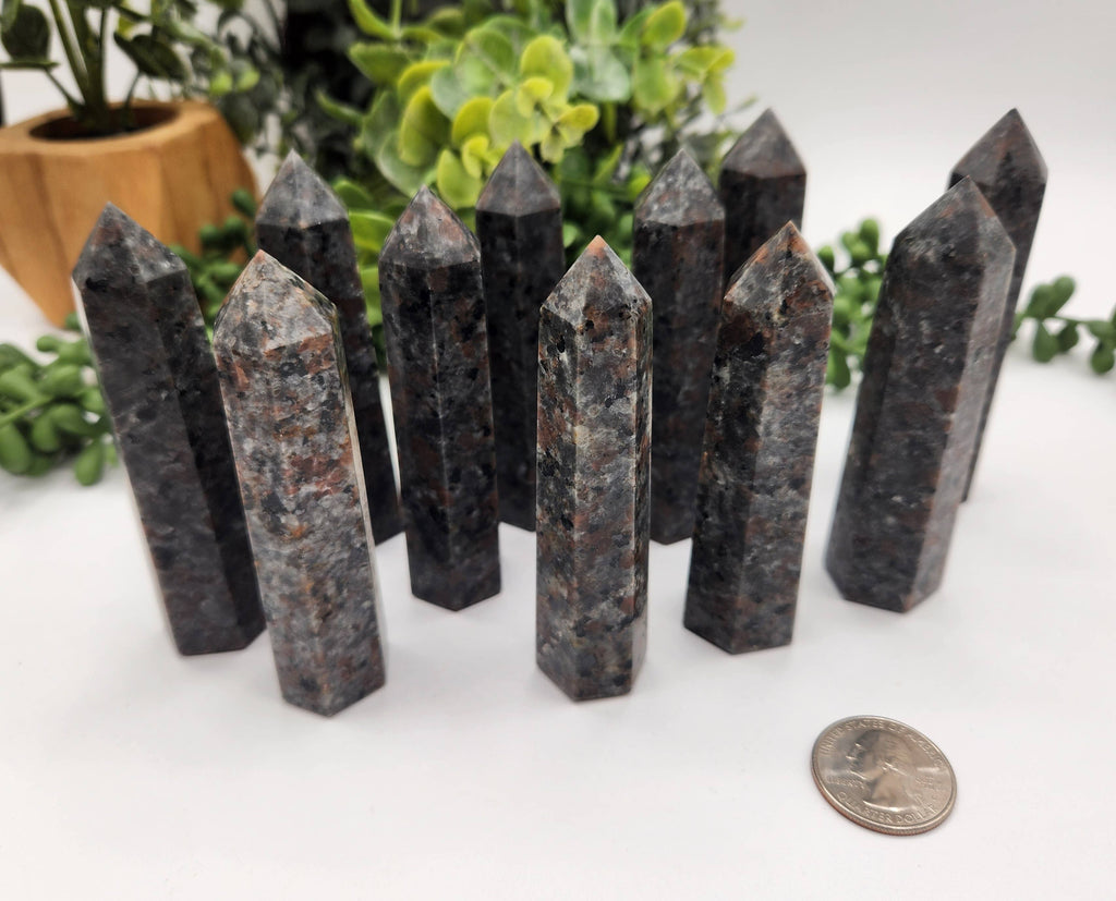 Yooperlite -UV Reactive Tower (Approx. 8.5-9cm) AAA Quality