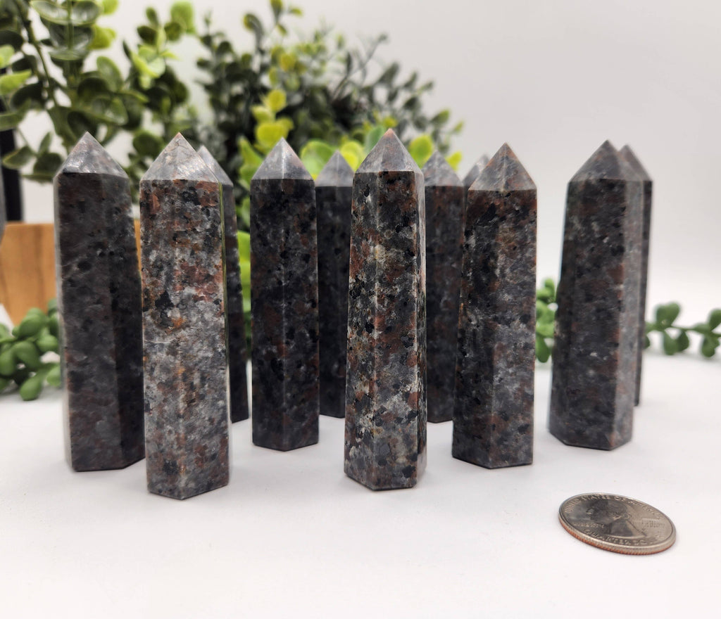 Yooperlite -UV Reactive Tower (Approx. 8.5-9cm) AAA Quality