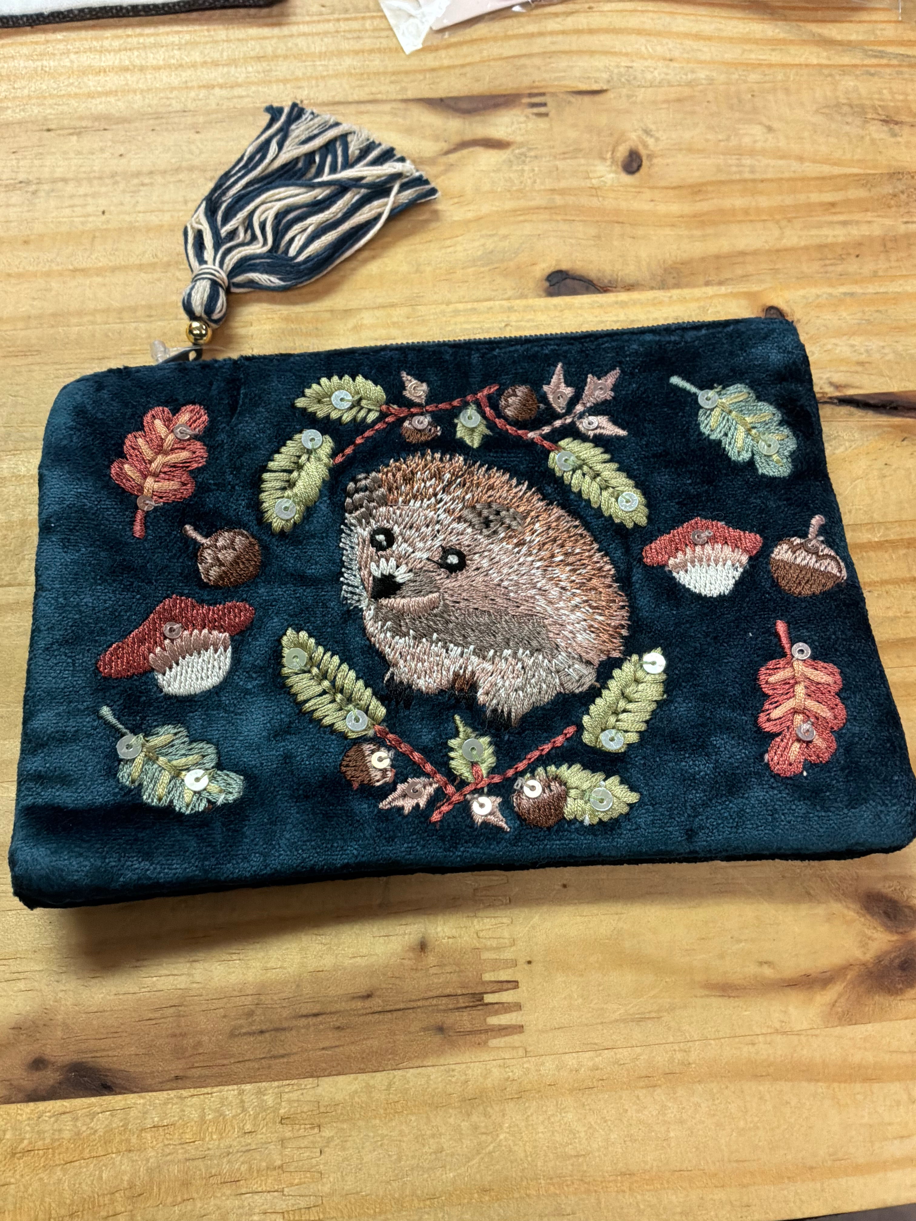 VELVET HEDGEHOG COIN PURSE